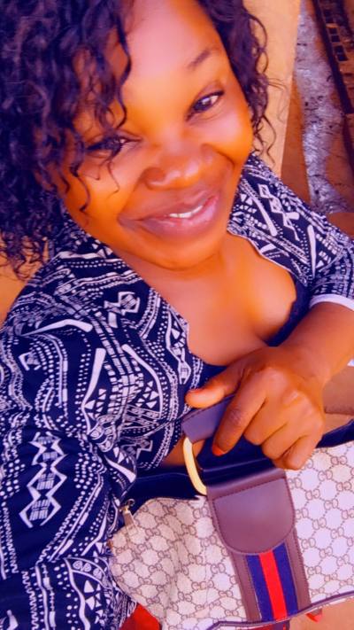 Berthe 31 ans Yaoundé  Cameroun