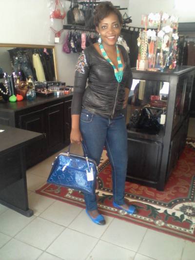 Nancy 34 ans Yaounde Cameroun