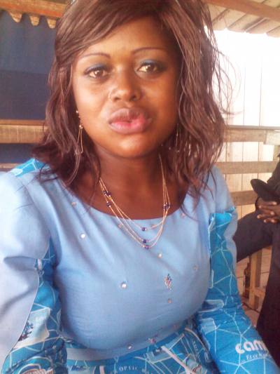 Mathilde 37 Jahre Yaoundé Kamerun