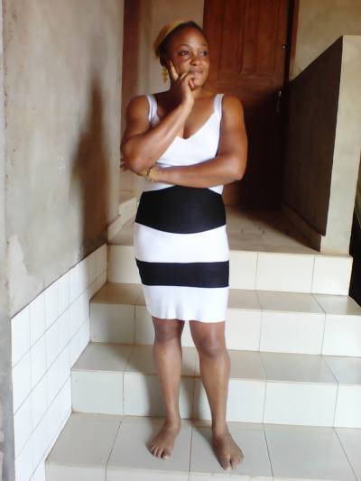 Laure 46 ans Douala Cameroun