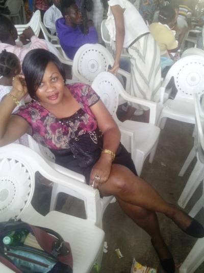 Yvette 42 years Douala Cameroon