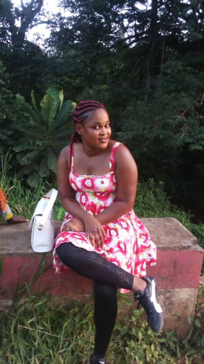 Laure 34 Jahre Ebolowa Kamerun