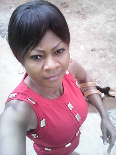 Sylviane 45 Jahre Yaoundé Kamerun