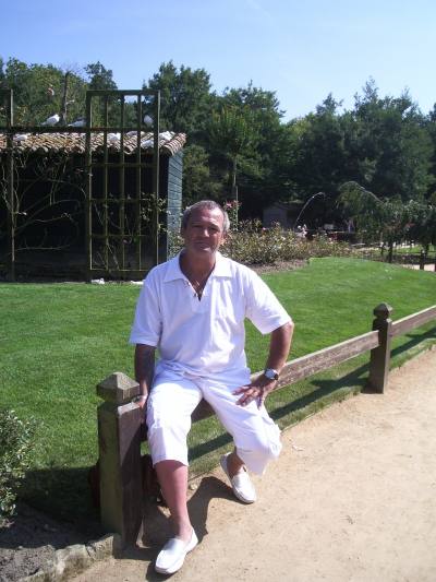 Gilles 72 years Rochefort France