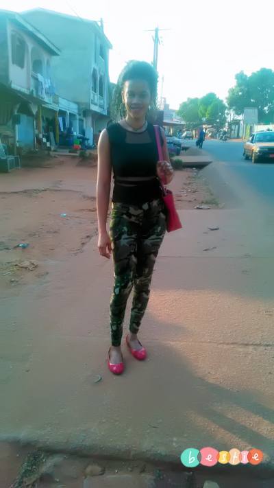 Rosalita 32 ans Yaoundé Cameroun