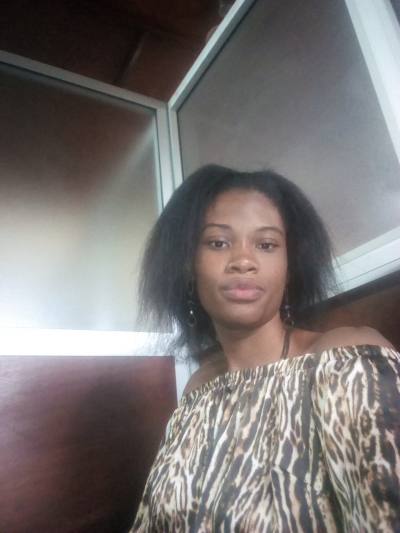 Jeanne 31 ans Yaoundé Cameroun