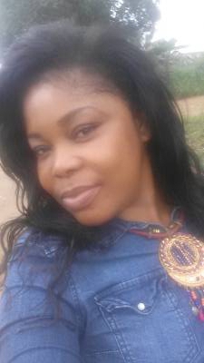 Mackenzie 38 Jahre Douala Kamerun