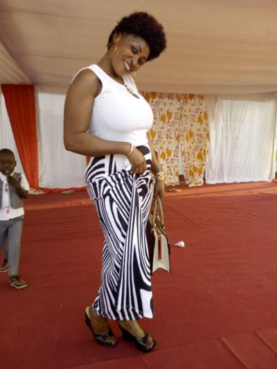 Gertrude 42 ans Yaoundé  Cameroun