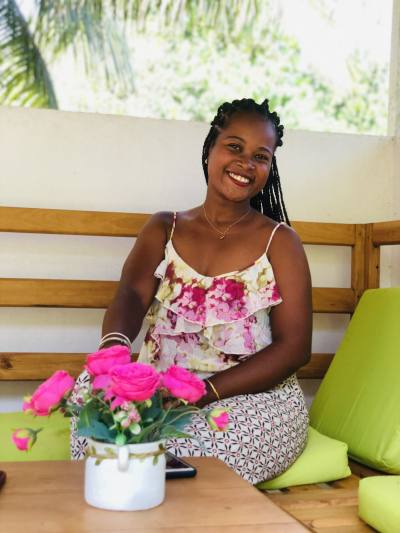 Alia 32 Jahre Antalaha Madagaskar