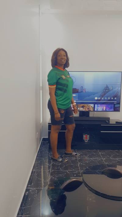 Linda 41 Jahre Yaoundé  Kamerun