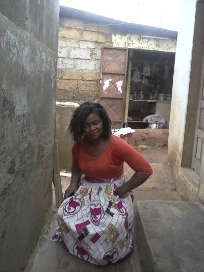 Elise 30 ans Yaoundé Cameroun