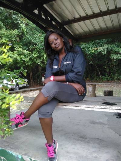 Jade 40 ans Libreville  Gabon