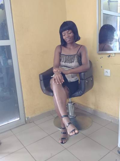 Giselle 26 Jahre Mfoundi Kamerun