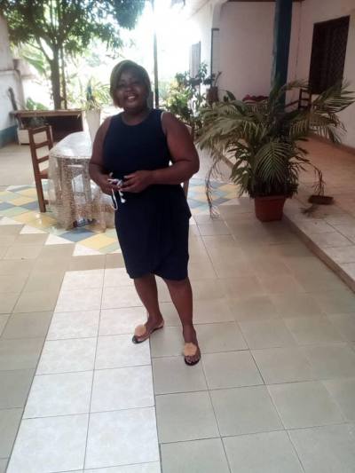 Mireille 51 Jahre Yaoundé Kamerun