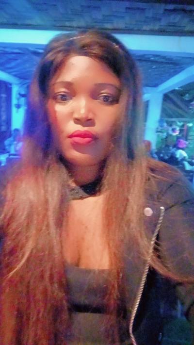 Modestine  37 ans Yaoundé Cameroun