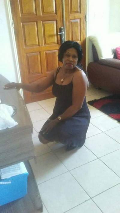 Antoinette 55 Jahre Libreville Gabun