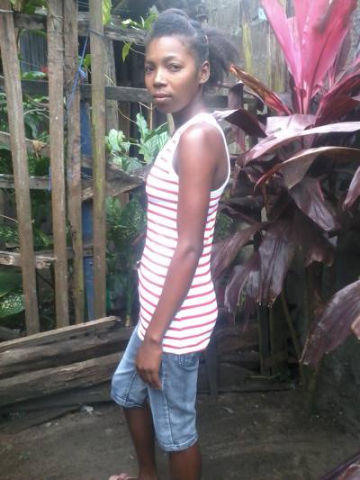 Brigitte 34 ans Toamasina Madagascar