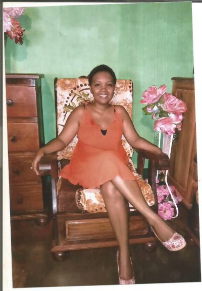 Prisca 32 Jahre Antsiranana Madagaskar