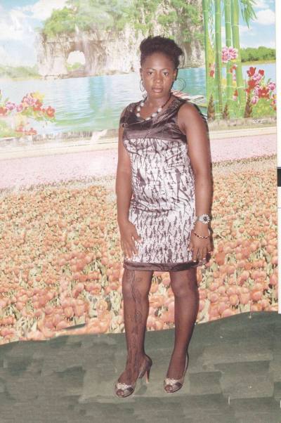 Ladouce 32 ans Douala 5ème Cameroun
