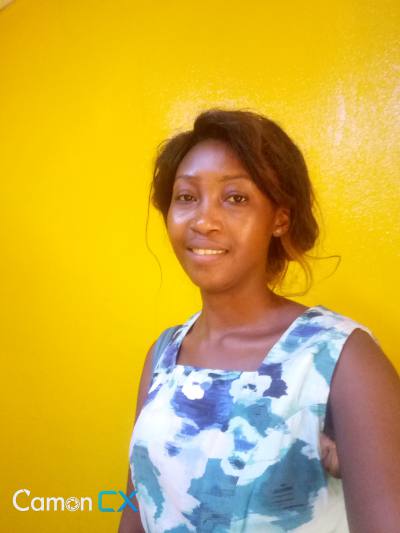 Sandra 30 ans Yaoundé Cameroun