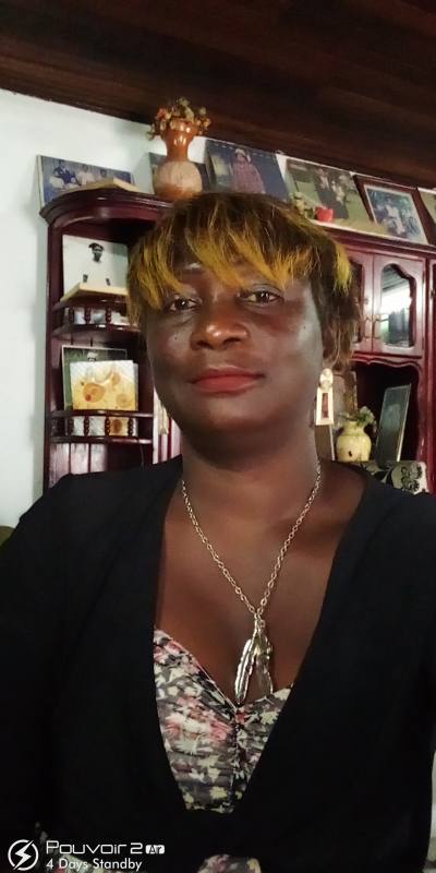Anne  46 ans Douala Cameroun