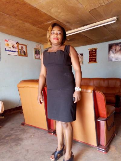 Marie salome 37 Jahre Centre Kamerun