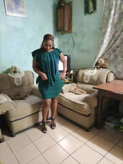 La perle 33 ans Littoral Douala Cameroun