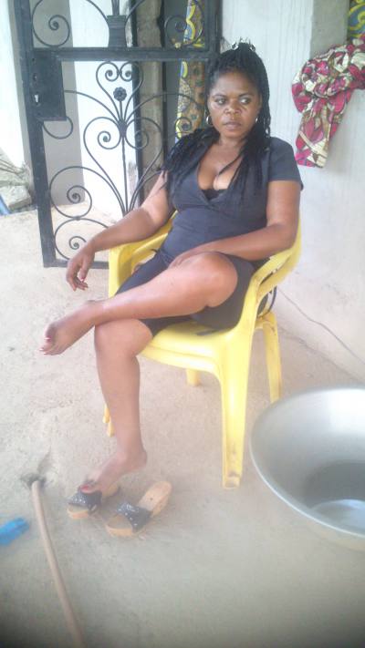 Germaine 44 ans Yaoundé Cameroun