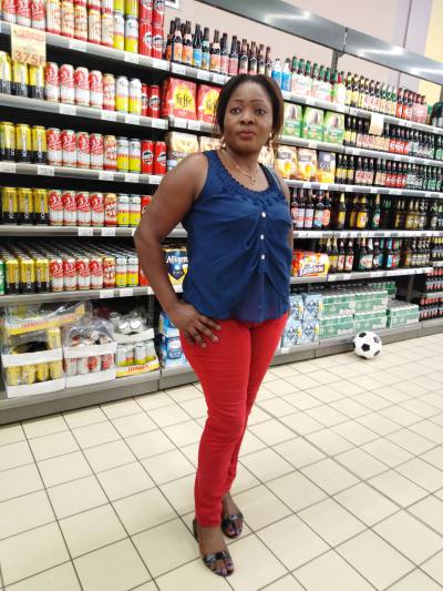 Julienne 38 years Douala 3eme Cameroon
