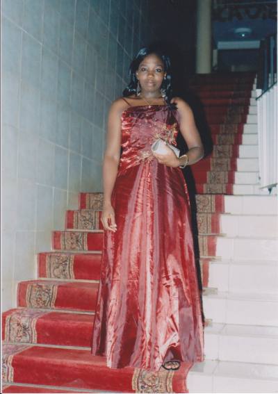Lydienne 44 Jahre Yaounde Kamerun
