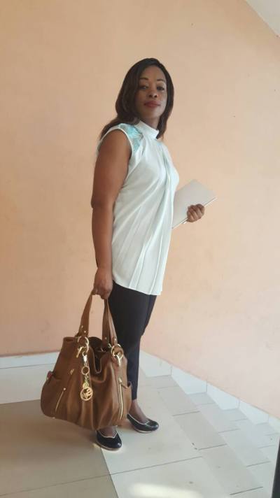 Huguette 47 ans Douala Cameroun