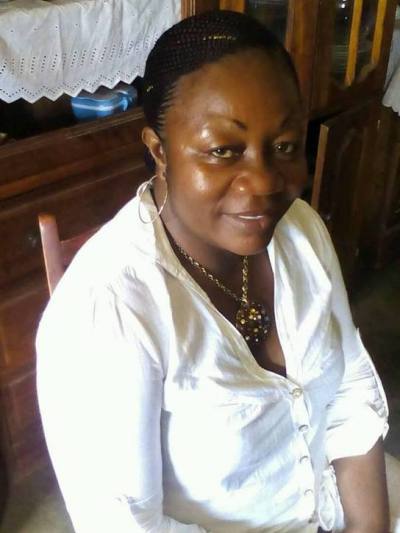 Claire 48 Jahre Yaoundé Kamerun