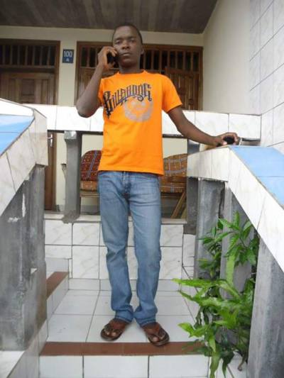 Yasser 37 years Douala Cameroon
