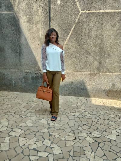 Phalonne 27 ans Yaoundé  Cameroun