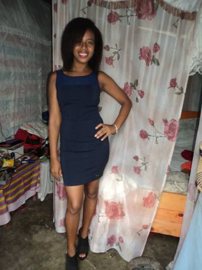 Annick 32 ans Toamasina Madagascar