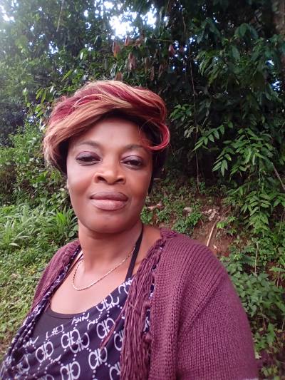 Viviane 46 years Yaoundé Cameroon