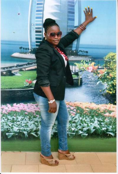 Yolene 36 Jahre Yaoundé Kamerun