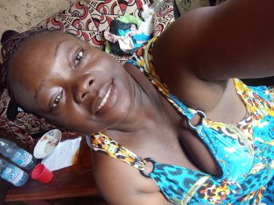 Elsa 36 Jahre Yaoundé  Kamerun