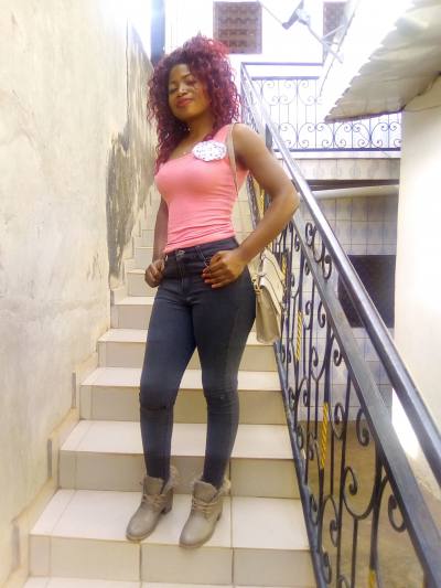 Carola 30 ans Douala Cameroun