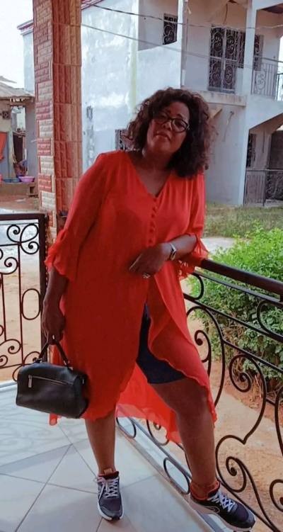 Michelle Nathalie 52 Jahre Yaounde 4 Kamerun