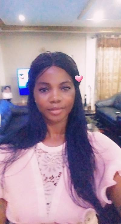 Crystal 37 ans Douala Cameroun