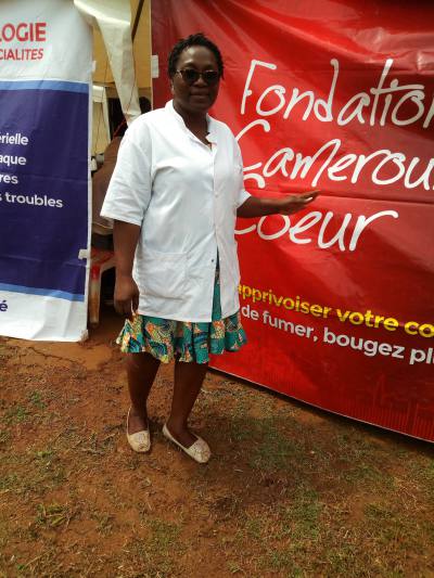 Ange 54 ans Yaoundé Cameroun