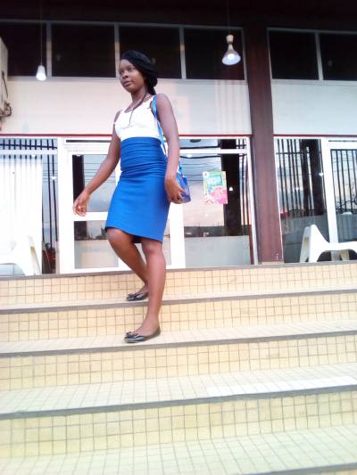 Suzy 29 ans Douala  Cameroun