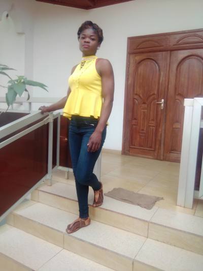 Ursulla 32 ans Yaoundé Cameroun