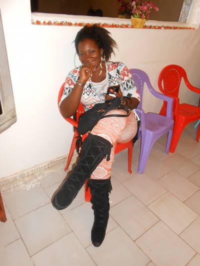 Dorine 40 Jahre Urbaine De Yaounde Kamerun