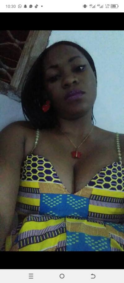 Pascaline  36 Jahre Yaoundé  Cameroun