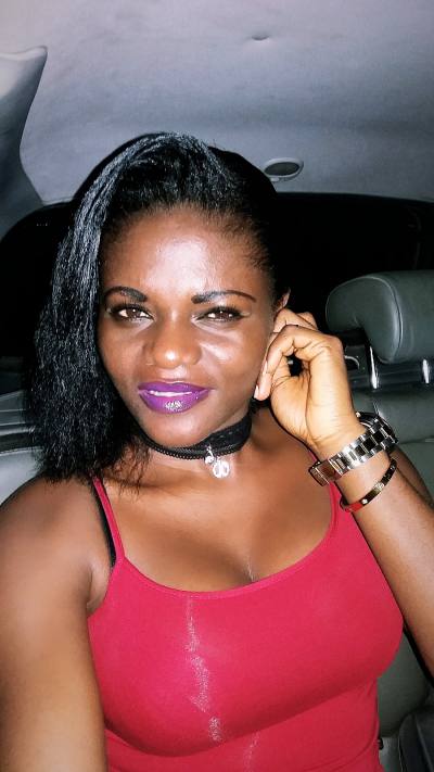 Bella 35 Jahre Douala Kamerun