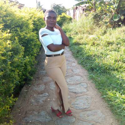 Rose 29 ans Mbalmayo Cameroun