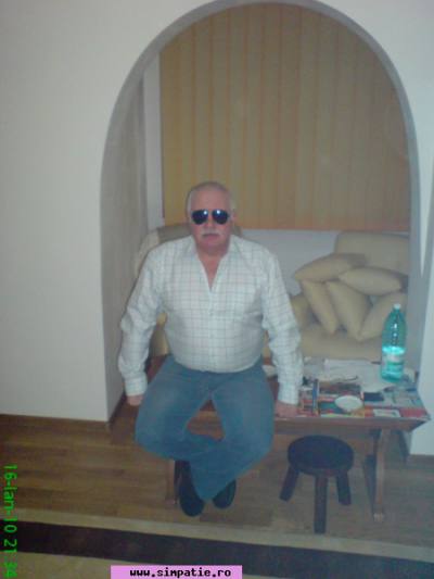 Florian 64 ans Roumanie Autre