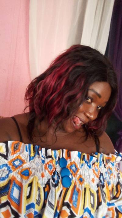 Marie laure 37 Jahre Yaoundé  Kamerun